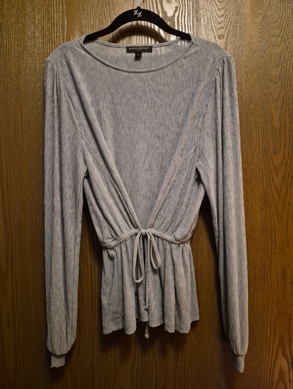 Banana Republic Heathered Light Gray Ribbed Tie-Front Long Sleeve Top M